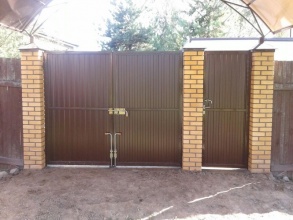 профнастил с распашными воротами - пример 11 фото в Нижнем Новгороде